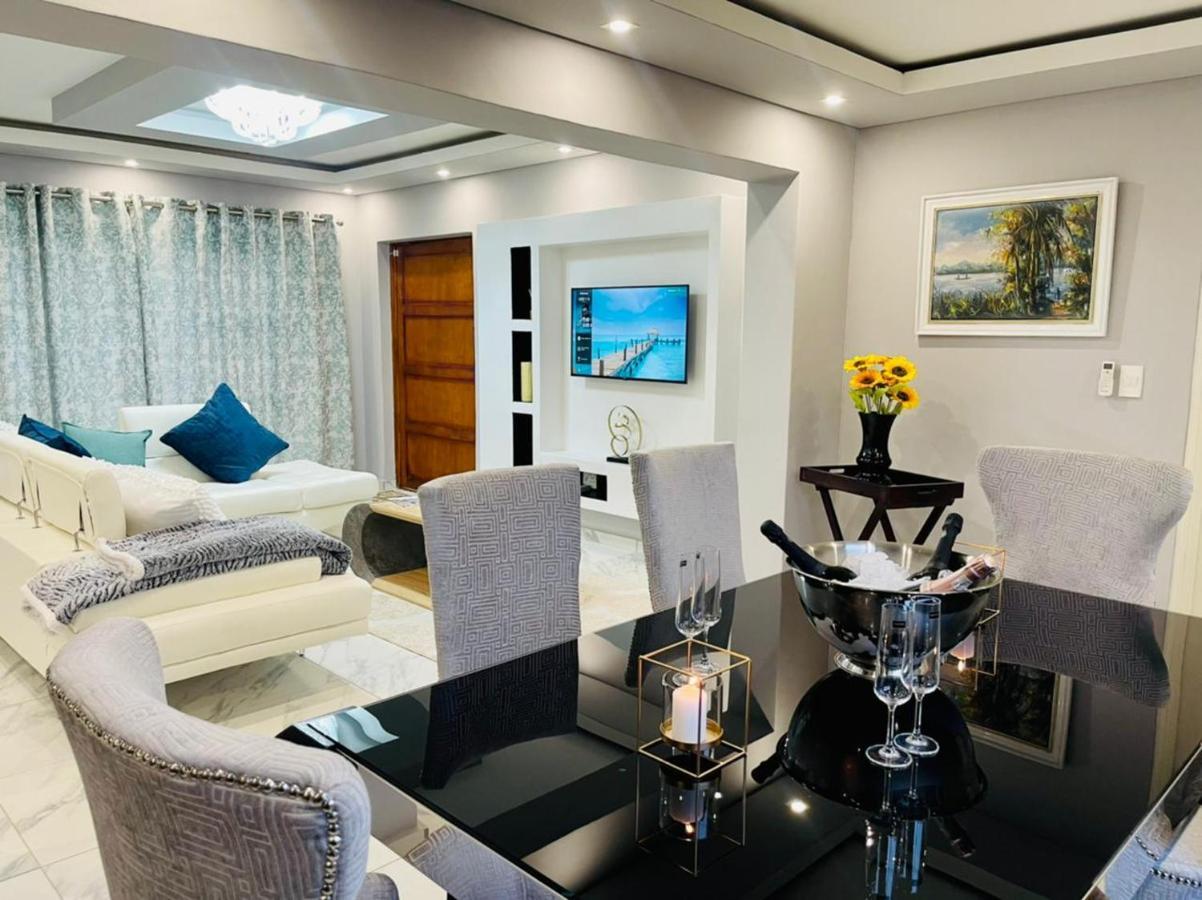 Cozier Glitz Villa Cape Town Exterior photo