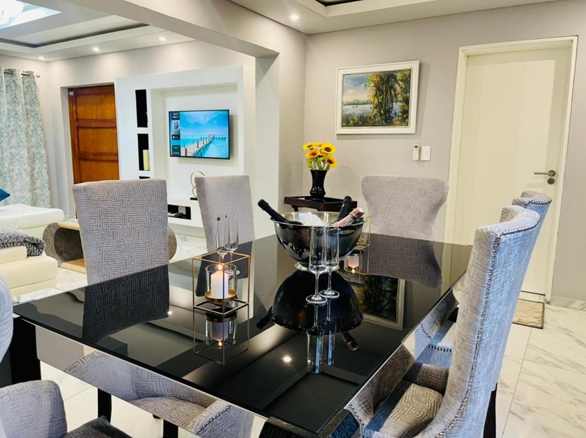 Cozier Glitz Villa Cape Town Exterior photo